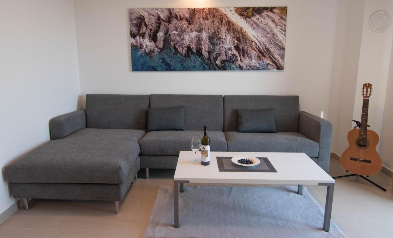Luxury Apartment Faro With Sea View And Swimming Pool Premantura Exterior foto