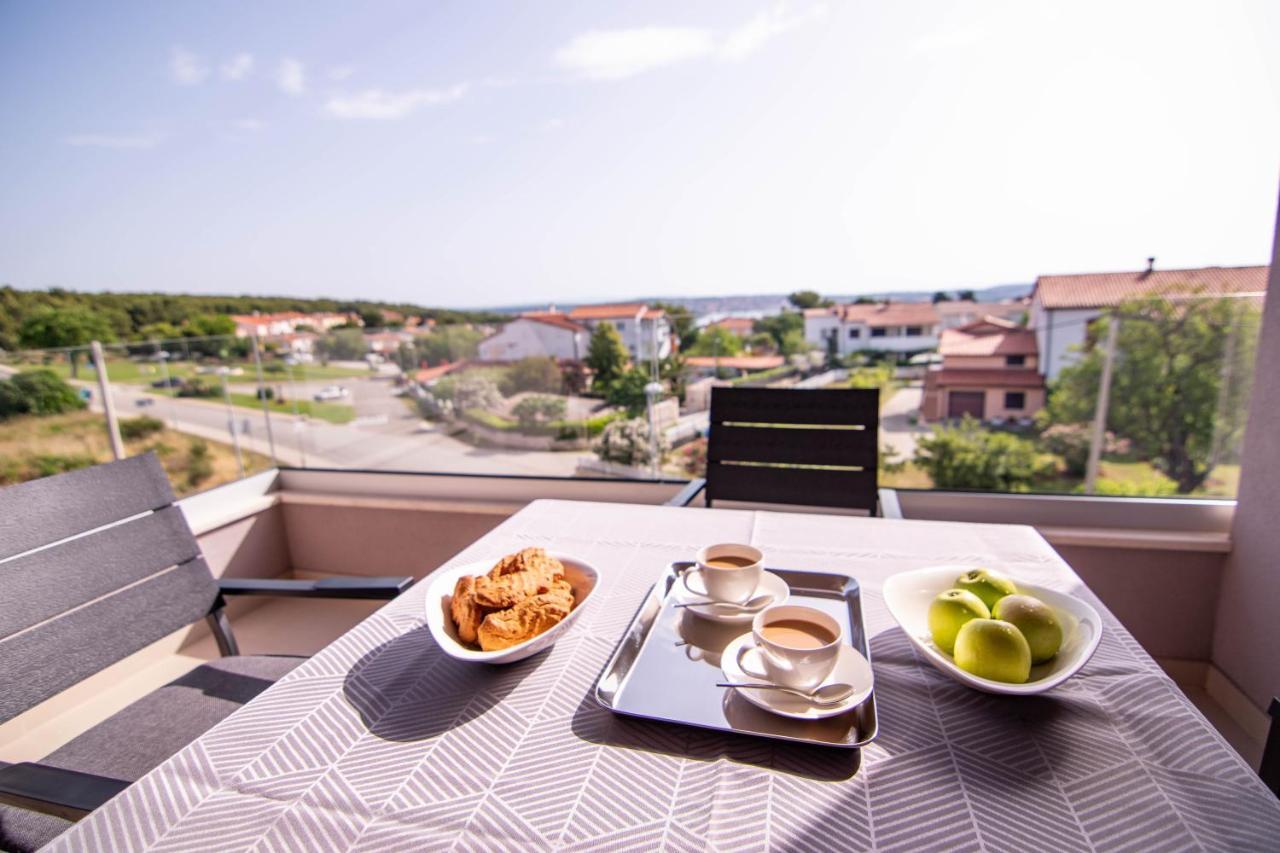 Luxury Apartment Faro With Sea View And Swimming Pool Premantura Exterior foto